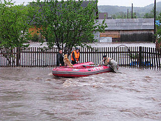 Наводнение: граждан просят воздержаться от поездок на автотранспорте в Республику Алтай 