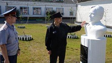 Один из осужденных в Барнауле создал бюст Шукшина