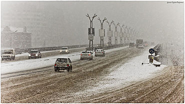 Первый снегопад принес в Омск пробки и около 200 ДТП 