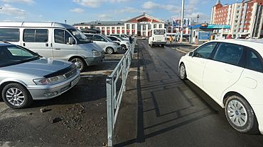 Эра паркоматов стартует в Барнауле: первая платная парковка начинает работу