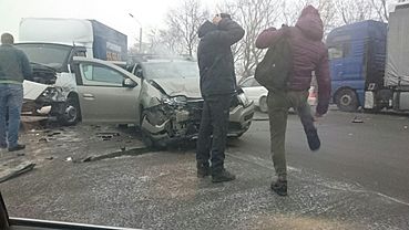 Серьезное ДТП с участием четырех авто поставило Павловский тракт в пробку