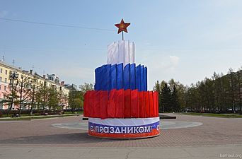 Более трех тысяч флагов украсят Барнаул к 73-летней годовщине Победы