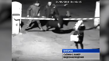 Пьяная компания сломала и украла шлагбаум у детской больницы в Иркутске