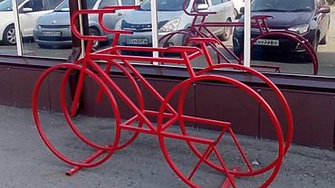 Арт-объект для велосипедистов установили на улице Бийска