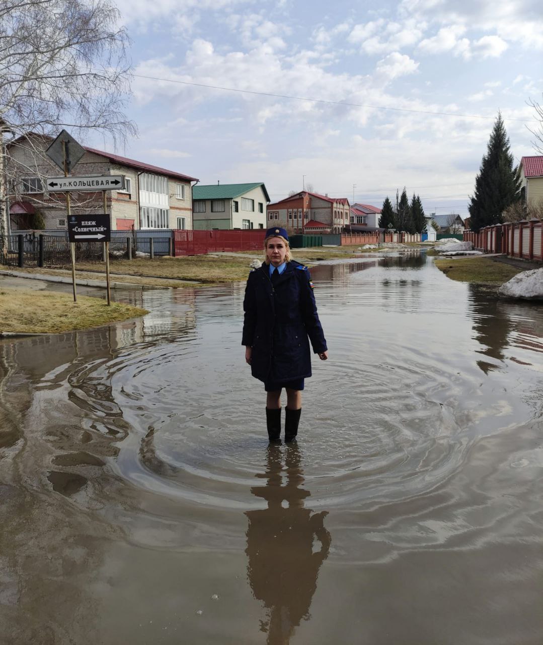 В селе, глава совета которого проплыл в луже, побывали алтайские прокуроры