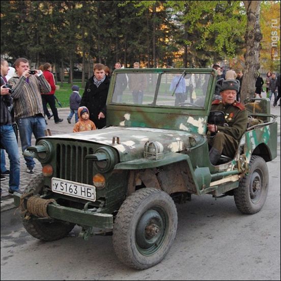 Джип Виллис на параде