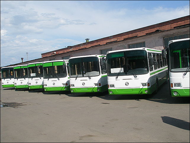 Бывший автобус 10. Автобус 10 Барнаул. Автобусный парк Барнаул. БАРНАУЛПАССАЖИРТРАНС Барнаул. Автобусы в Барнауле ЛИАЗ.