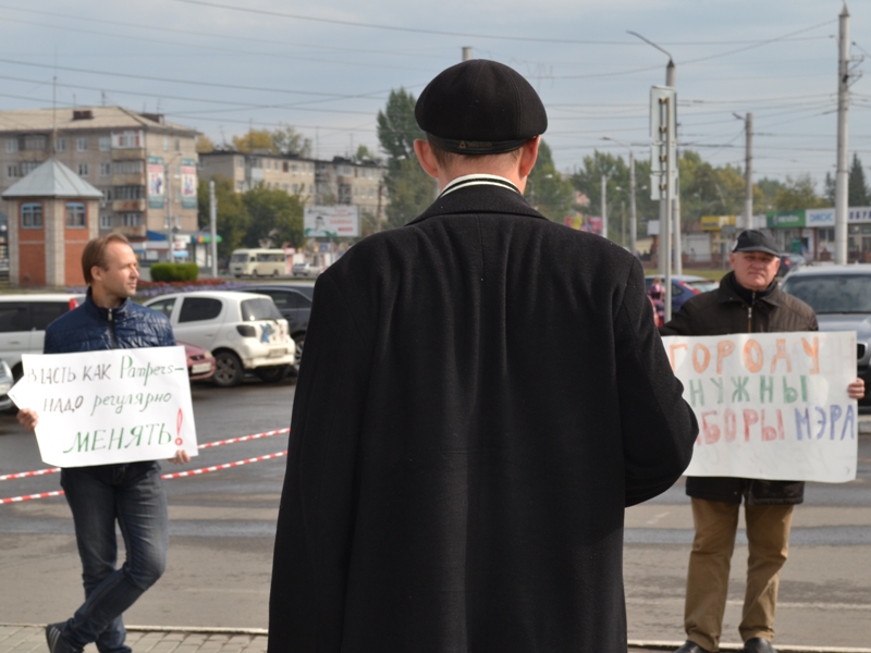 Пикет за возвращение выборов мэра прошел в Барнауле 20 сентября