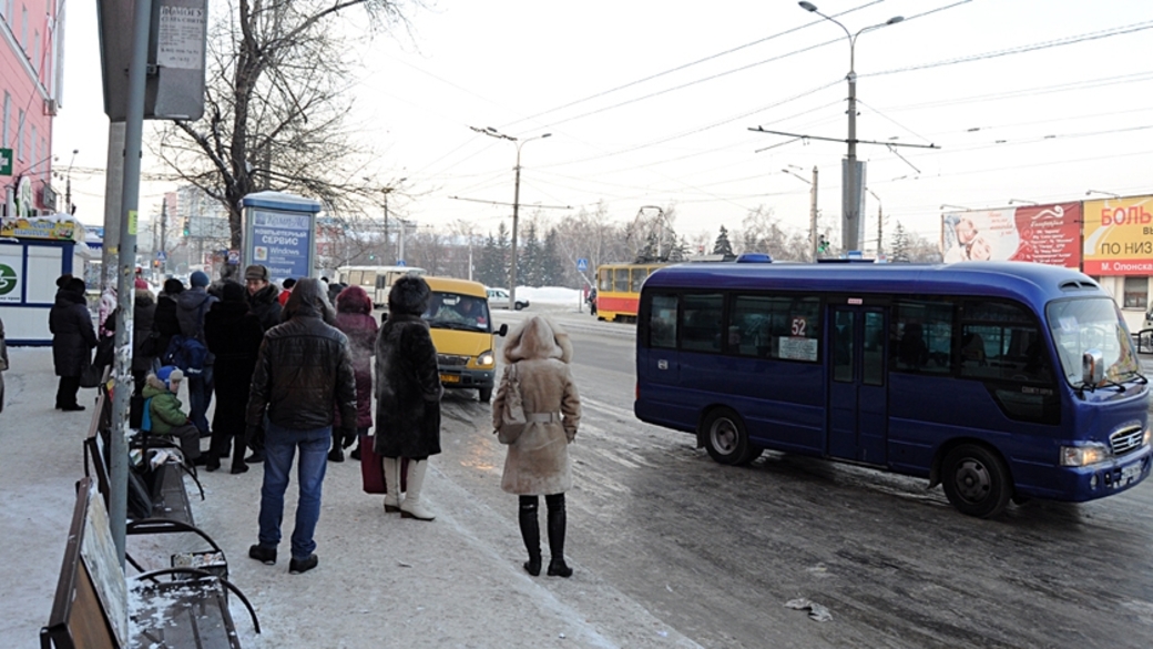 Общественный транспорт барнаул. Остановки Барнаул. Остановки для автобусов в Барнауле. Остановка рабочая Барнаул. На остановке пожалуйста.