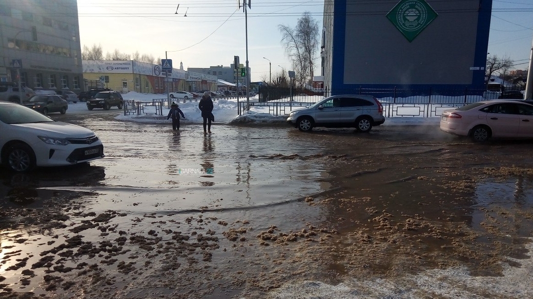 Что с водой в барнауле. Потоп. Аварии водоснабжения в Барнауле. Барнаул Барнаул затопило.