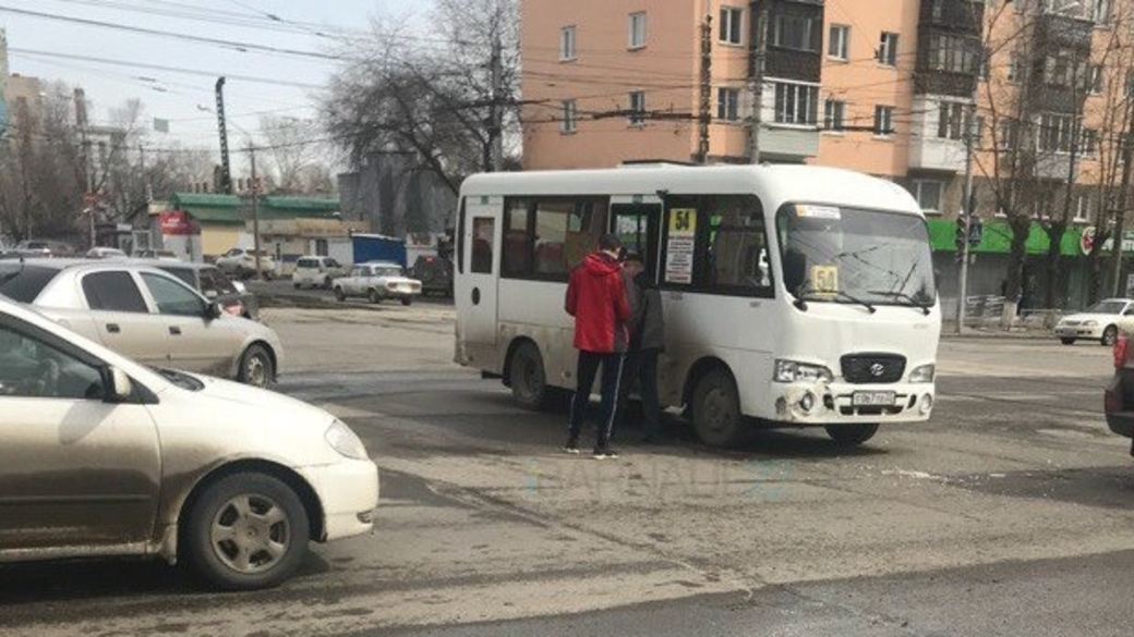 Автобус ленино оренбург. Автобус 144 Барнаул. ДТП автобус Барнаул 144. Автобус Барнаул 29.