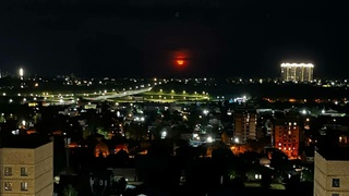 Красная Луна над Барнаулом / Фото: 