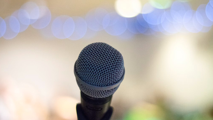 Микрофон / Фото: unsplash.com/photos/selective-focus-photography-of-microphone-4TodkZIJkrY