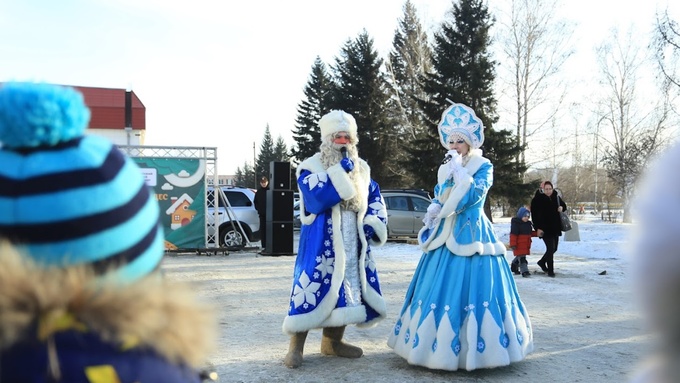 Дед Мороз и Снегурочка / Фото: Екатерина Смолихина / amic.ru