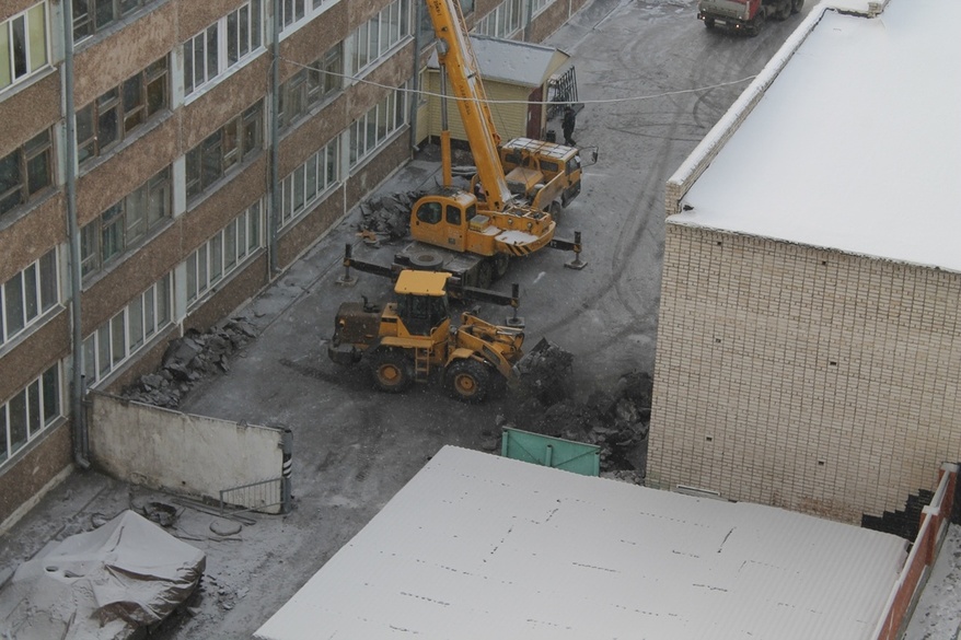 Г екатеринбург капитальный ремонт. Крыша Политеха. Кровля Политех.