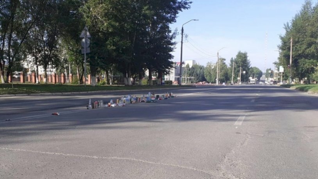 Наш город заринск. Столб посреди дороги фото. День города Заринск. День города Заринск 2022 фото.