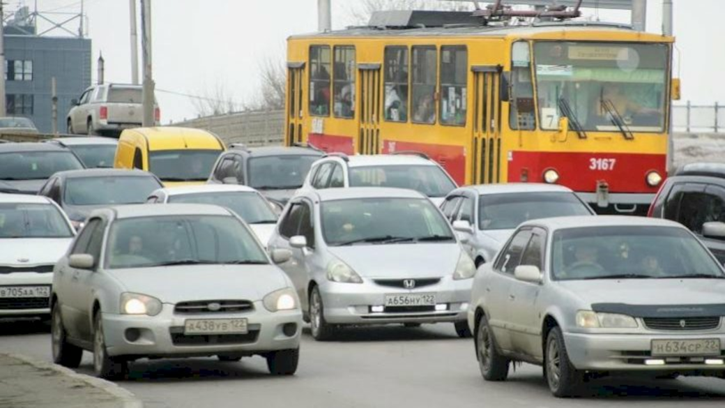 Движение транспорта барнаул. Транспорт Барнаул. Поток транспорта. Новый транспорт в Барнауле. Транспорт на 4 колесах.