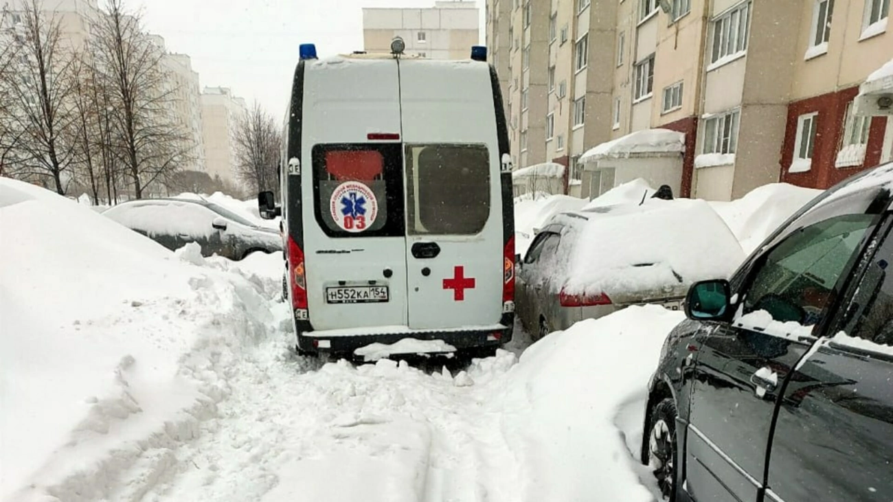 Новосибирск утопает в снегу. Синоптики о том, ждет ли Барнаул транспортный  коллапс