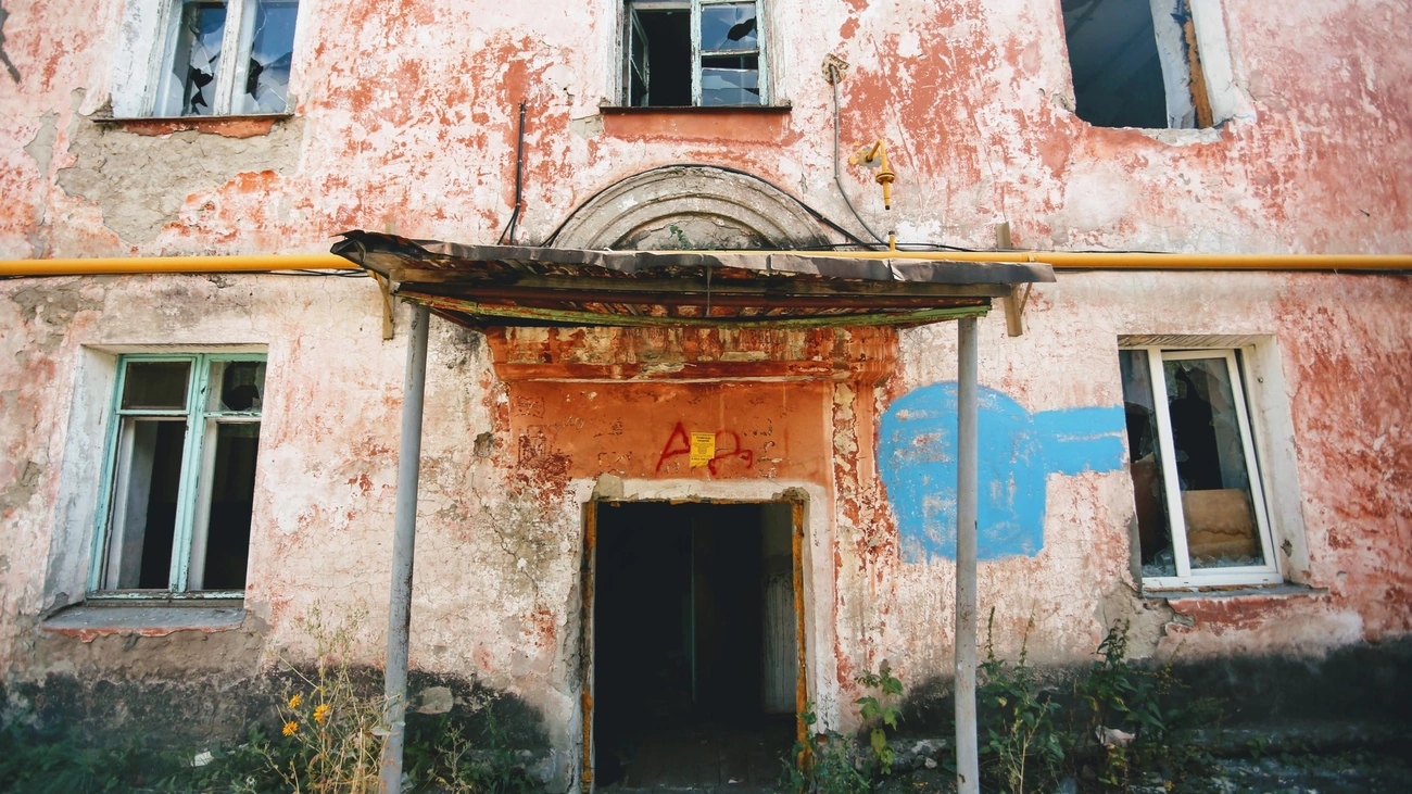 сколько аварийных домов в барнауле (100) фото