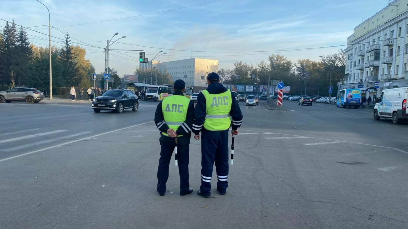 Запускай зеленую волну. Как сотрудники ГИБДД разруливают пробки в Барнауле