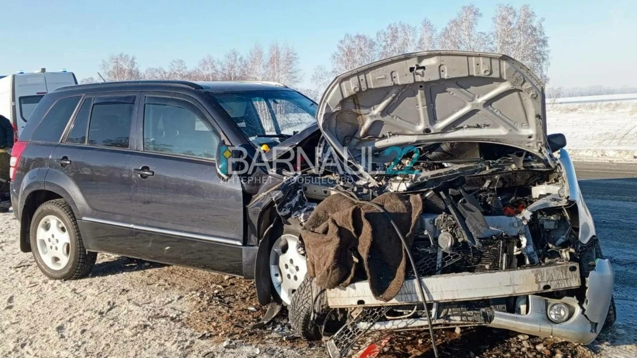 Появились фото с места смертельной аварии под Барнаулом, где погибли два  человека