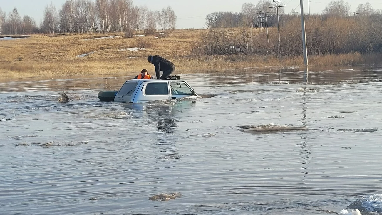 Девять дорог остаются перекрытыми из-за паводка в Алтайском крае