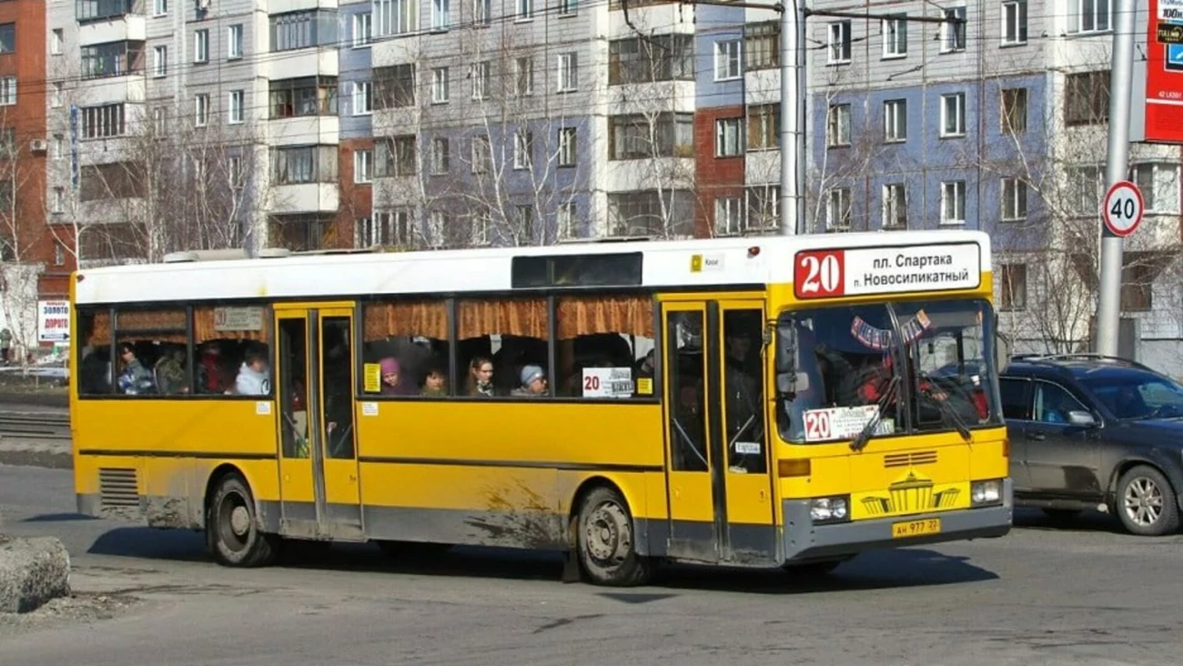 Подростки устроили драку с пассажирами в барнаульском автобусе