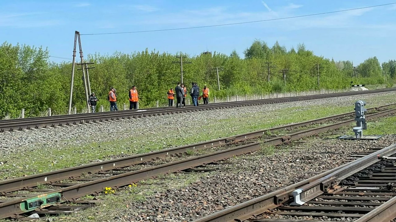 Поезд насмерть сбил подростка в наушниках в Алтайском крае