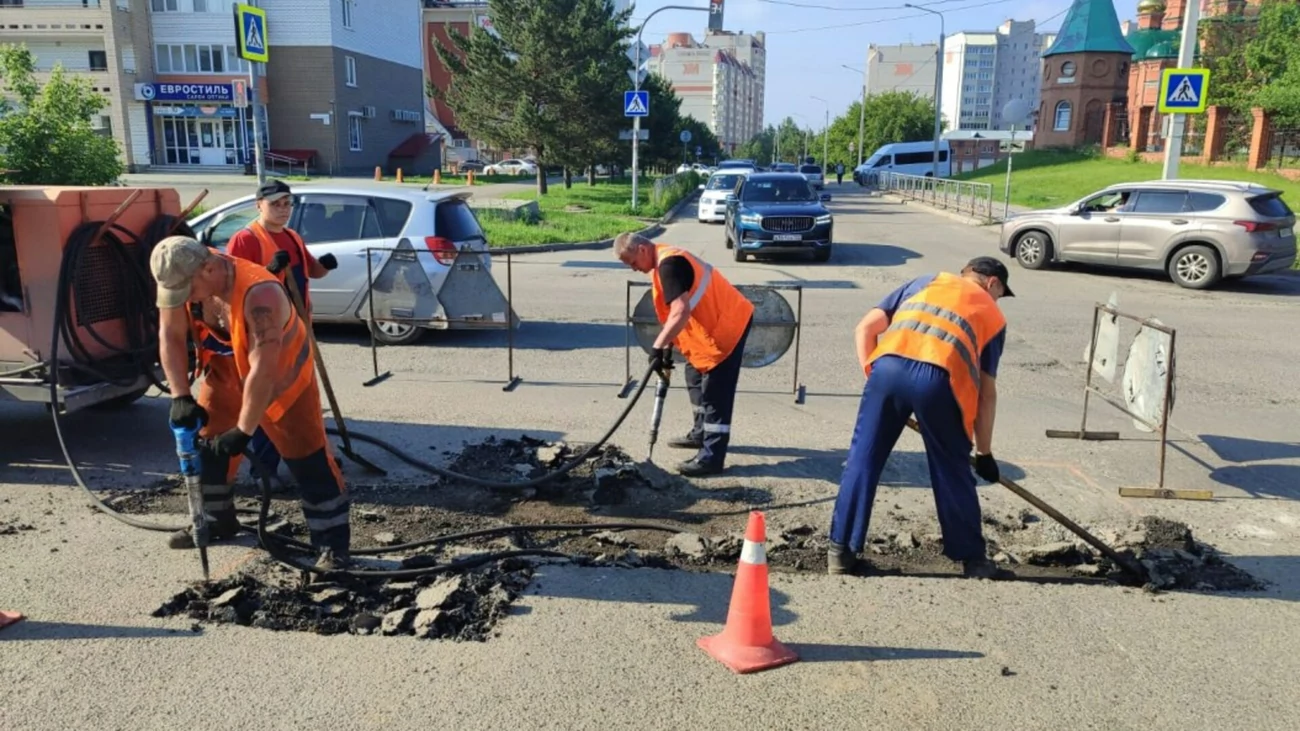 В Барнауле продолжают чинить дороги