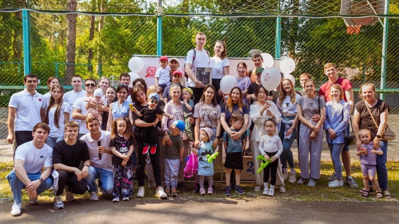 Аниматор, эстафета и подарки: в АГМУ прошел праздник в честь Года семьи