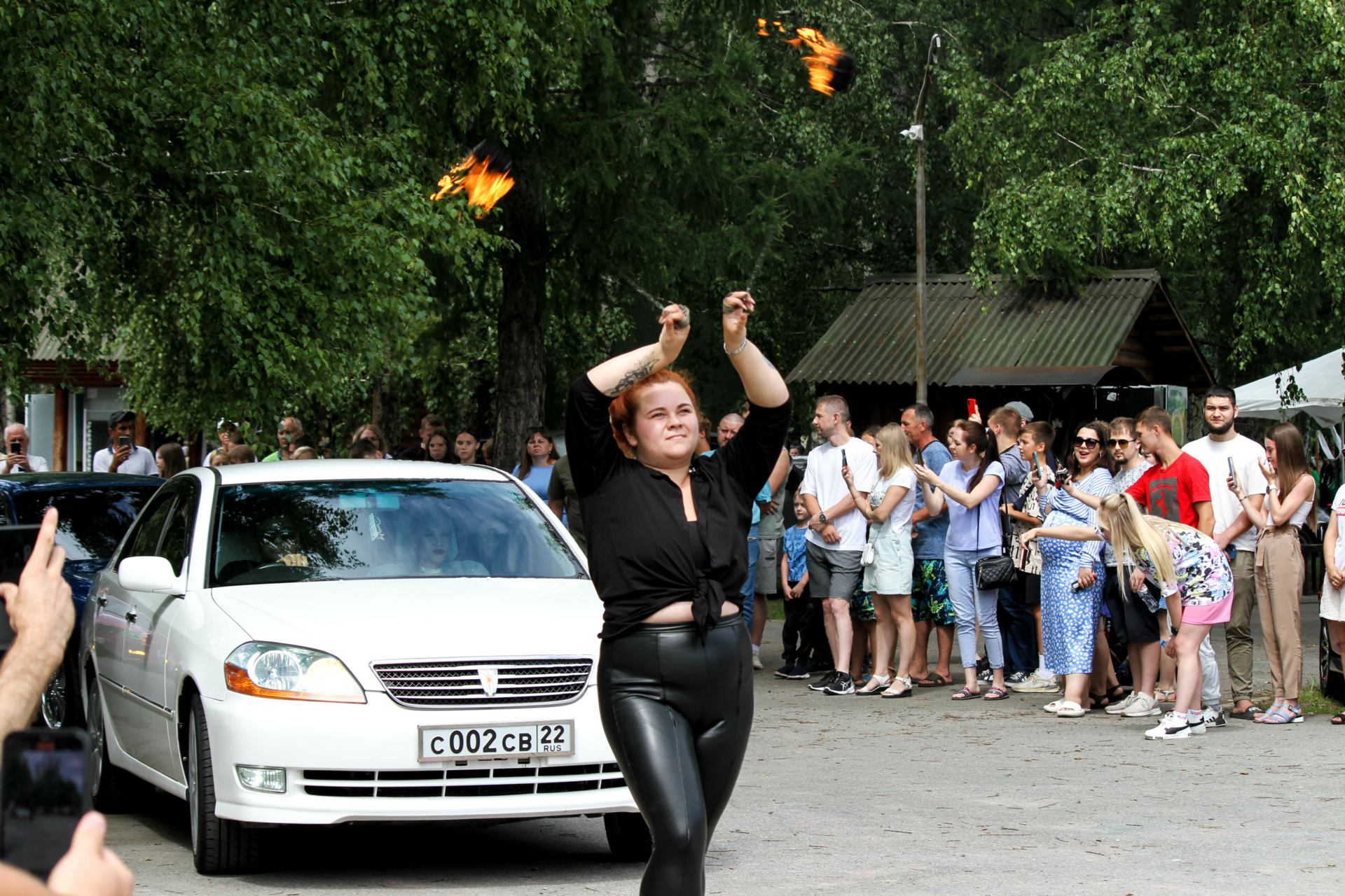 Запах жженой резины. Алина Антошкина Барнаул. Пеледова Алина Барнаул.