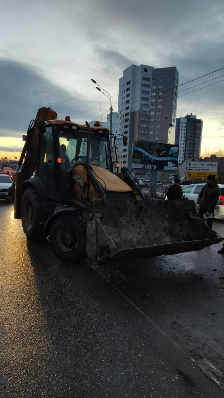 Водитель трактора был пьян. Подробности ДТП в Барнауле, в котором  пострадали дети