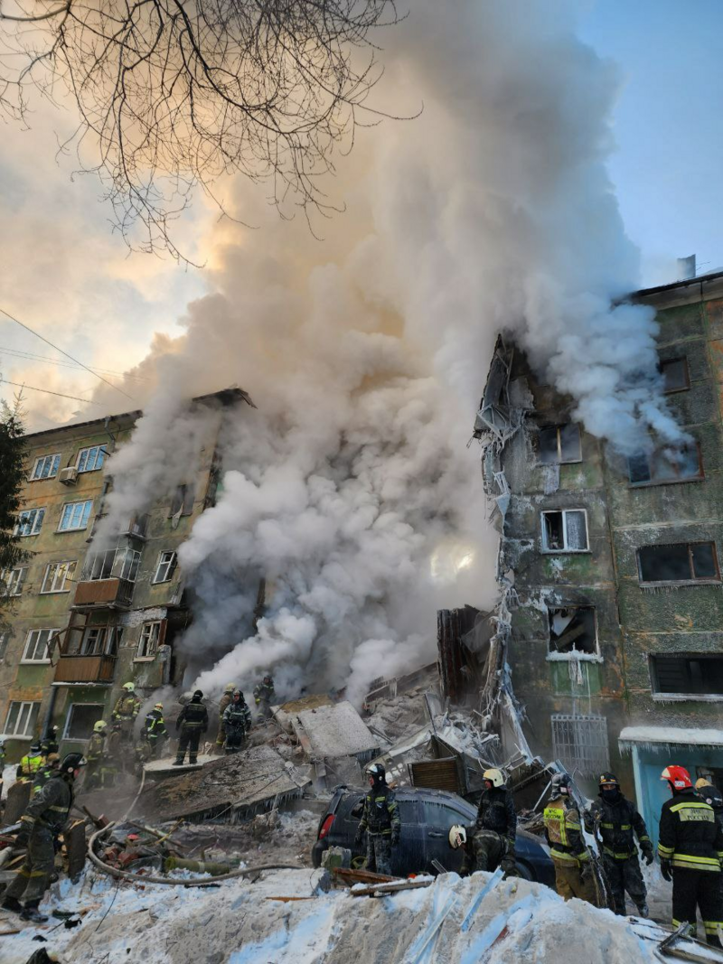 Что происходит на месте взрыва газа в Новосибирске. Фото и видео