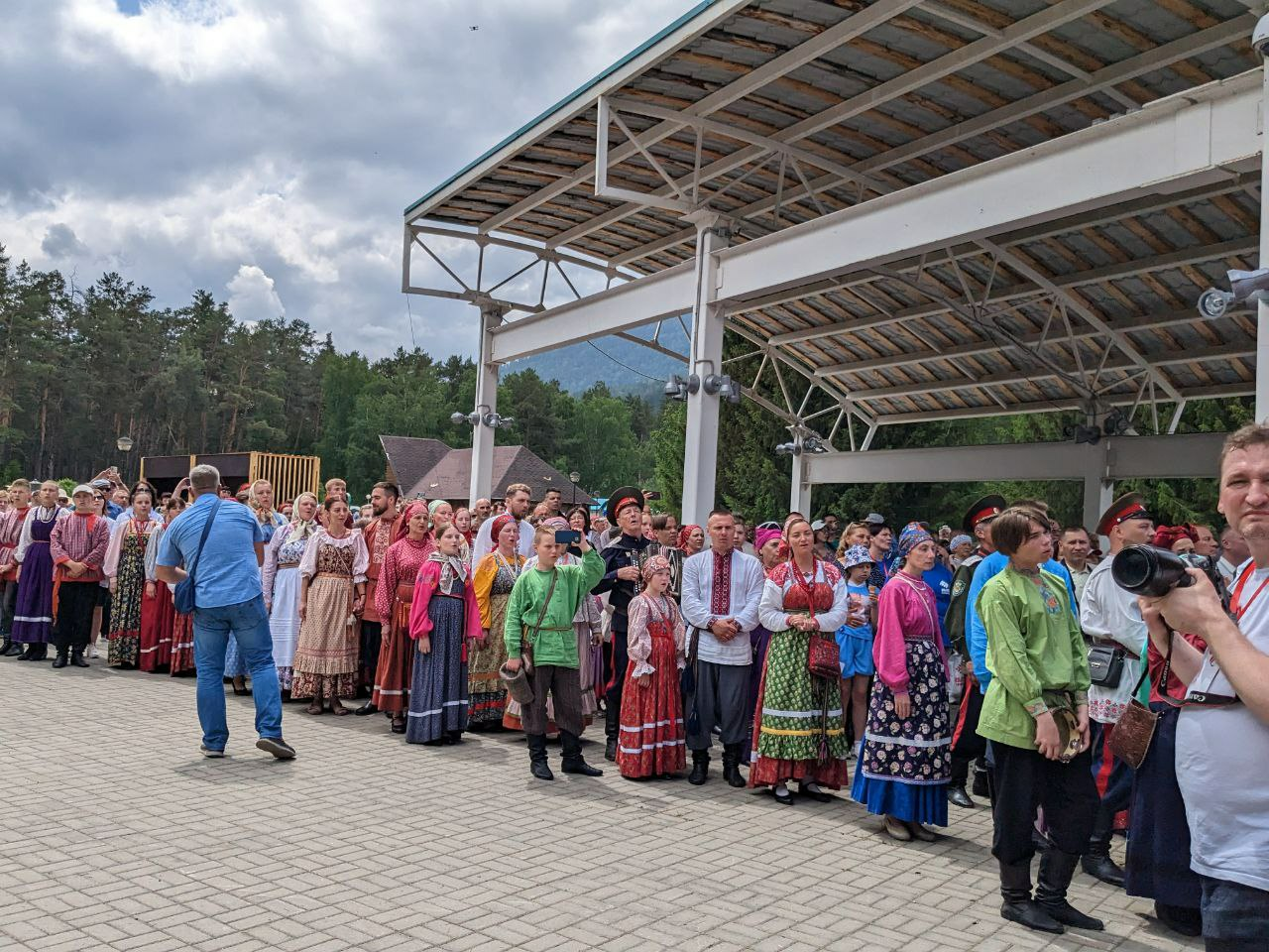 У губернатора день матери