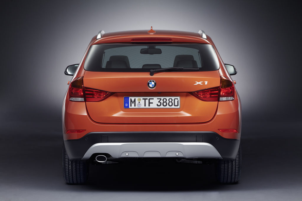 BMW x1 сзади