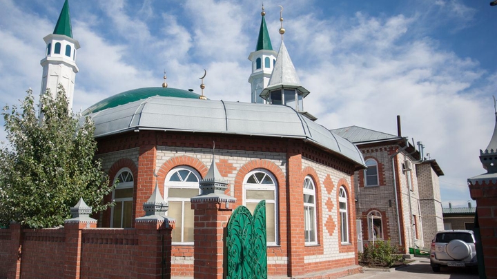 Байрамаул. Барнаульская мечеть. Мечеть в городе Барнауле. Мечеть Байрамаул. Мечеть Стерлитамак Курбан.